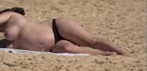  Beautiful busty pregnant topless at the beach 04